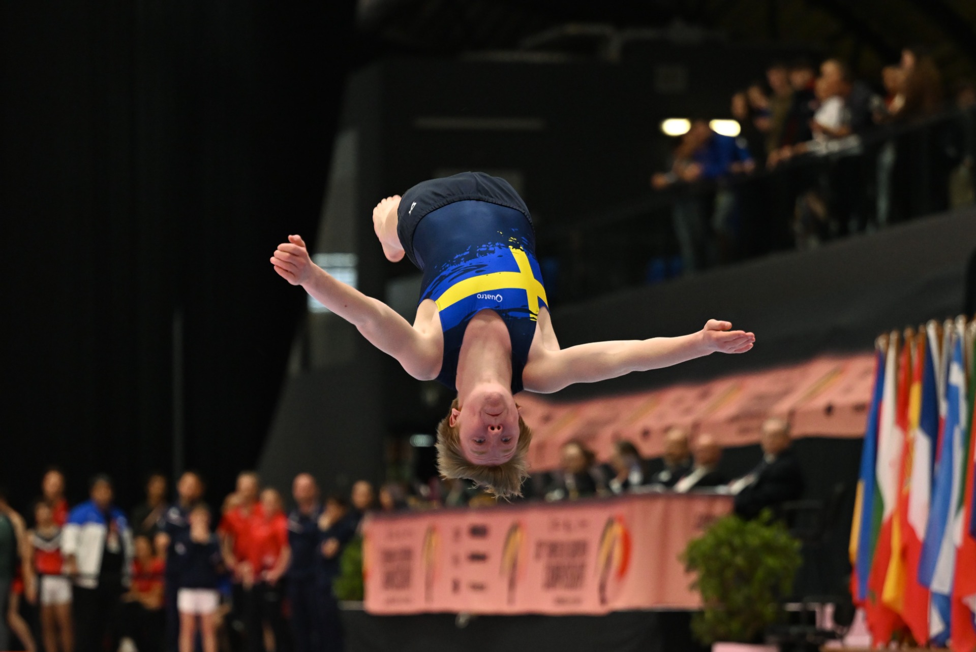 Max i en av många whipbacks